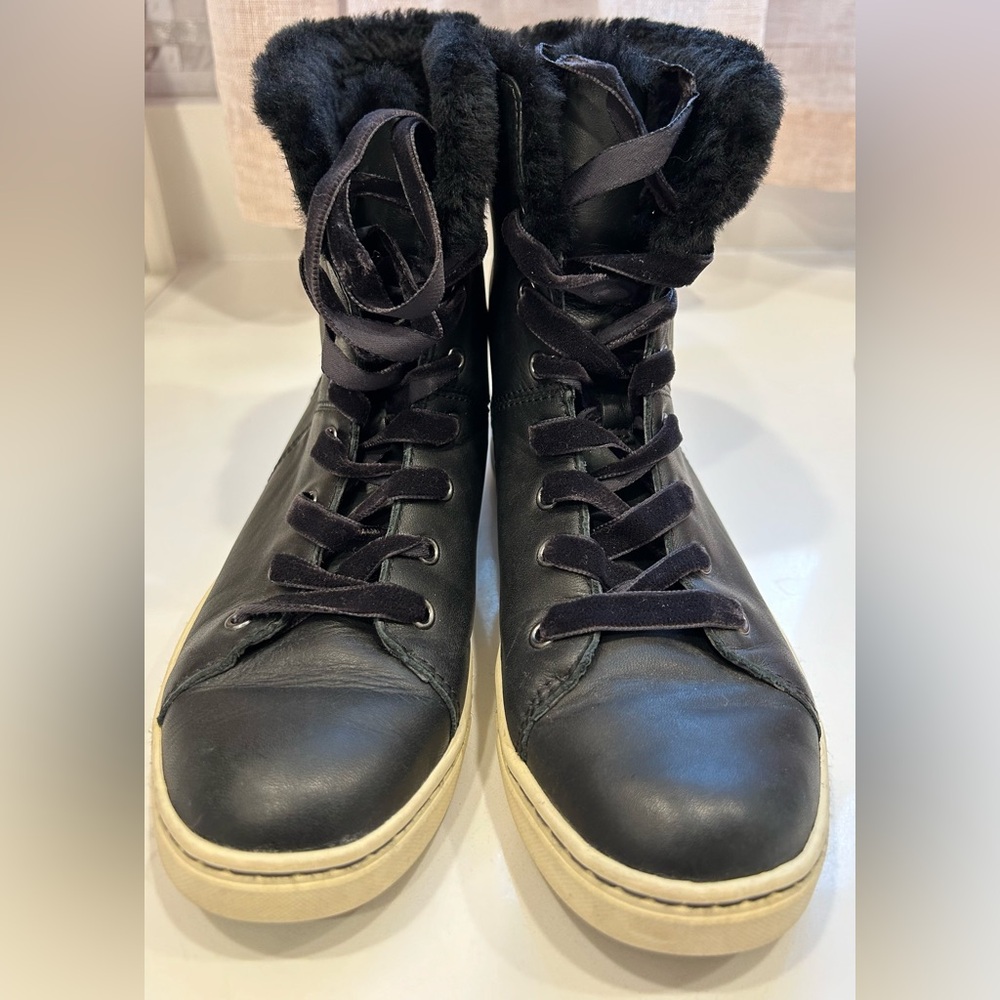 UGG Australia women’s  High Tops in excellent condition.